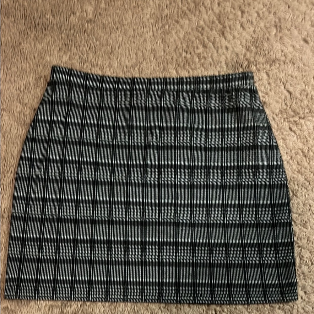 White and Black Mini Pencil Skirt